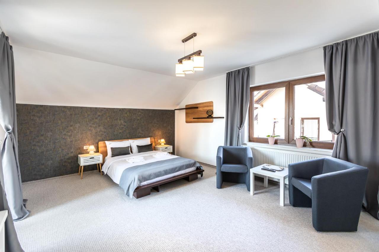 Emerald Residence Rîşnov Eksteriør billede