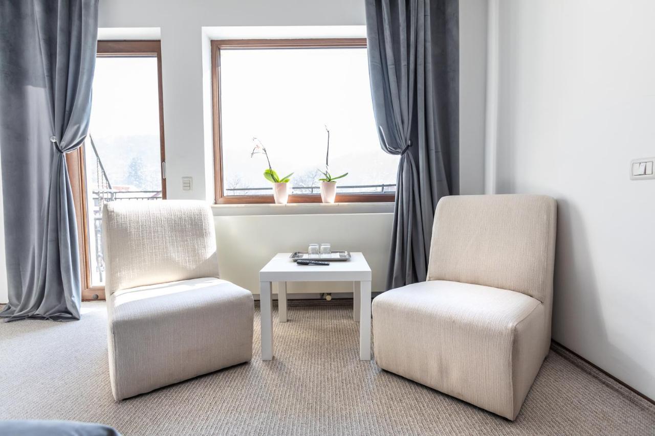 Emerald Residence Rîşnov Eksteriør billede