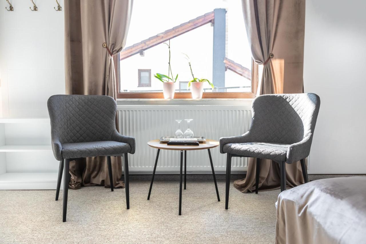 Emerald Residence Rîşnov Eksteriør billede