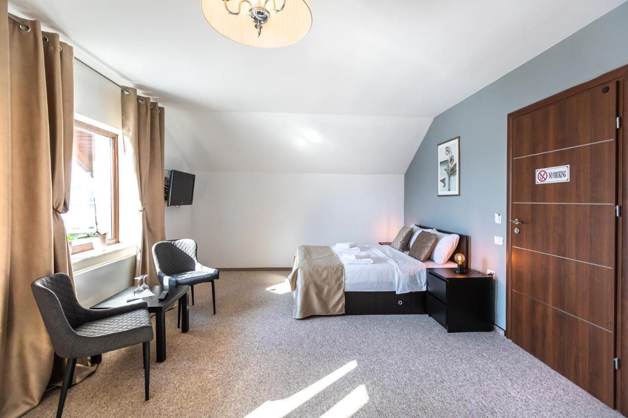 Emerald Residence Rîşnov Eksteriør billede