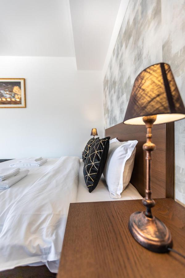 Emerald Residence Rîşnov Eksteriør billede