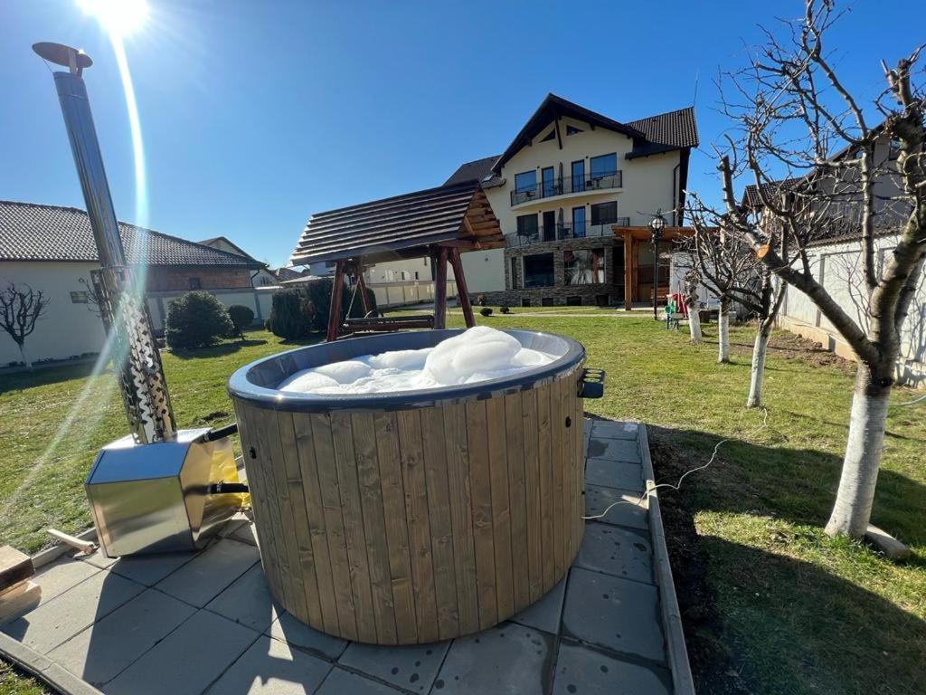 Emerald Residence Rîşnov Eksteriør billede