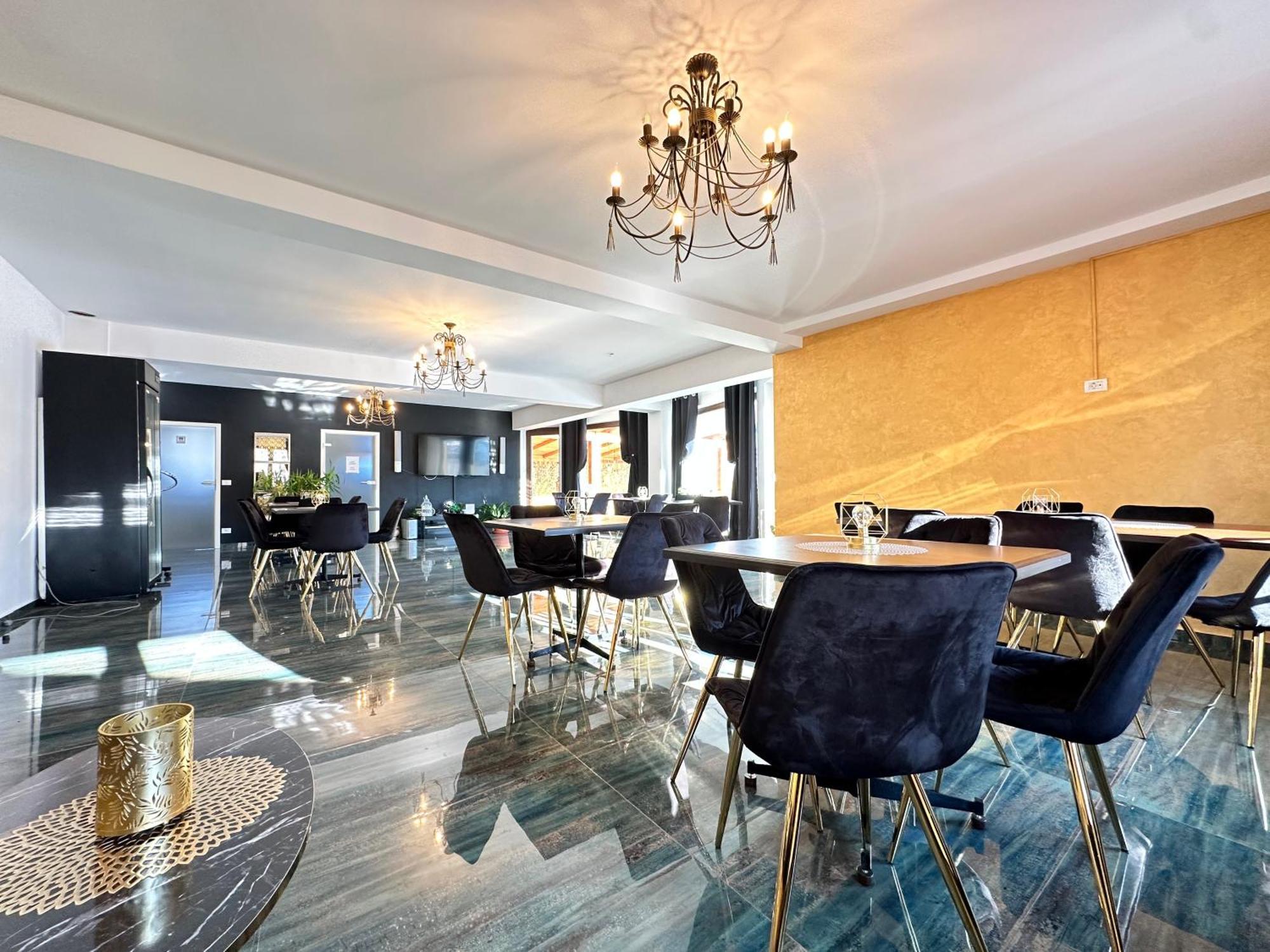Emerald Residence Rîşnov Eksteriør billede
