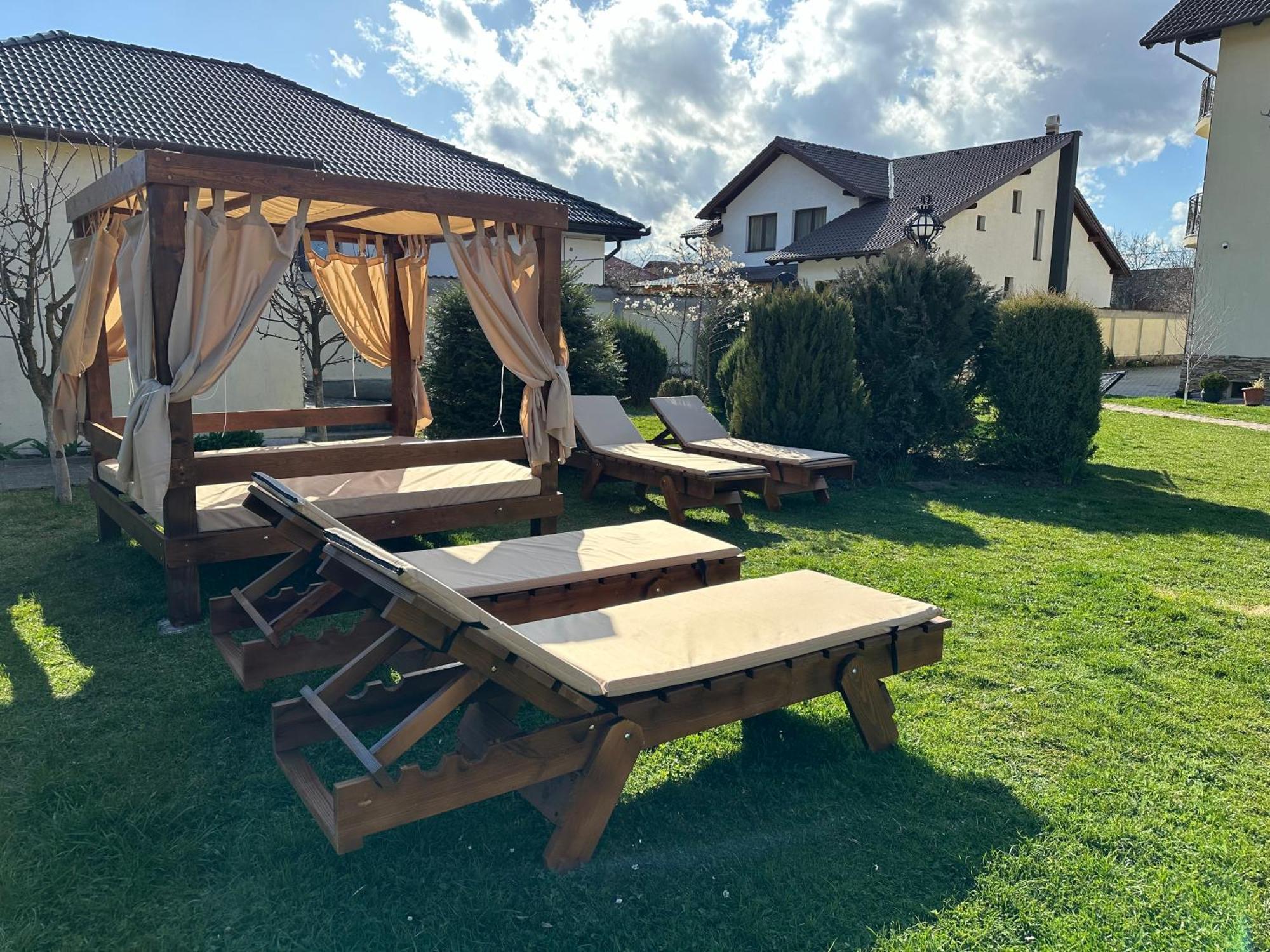 Emerald Residence Rîşnov Eksteriør billede